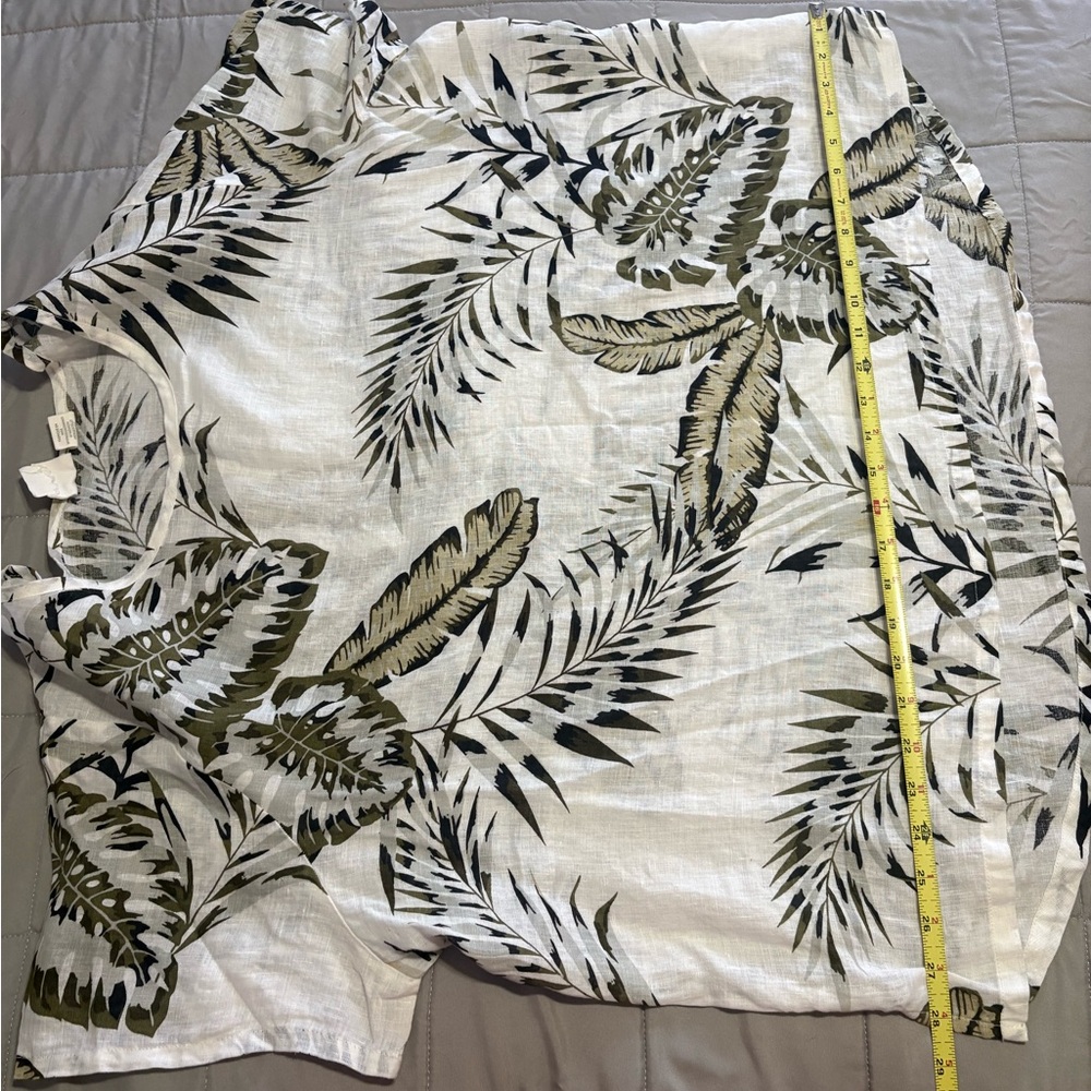 C&C California Linen Top with Tropical Leaf Design - Picture 10 of 13